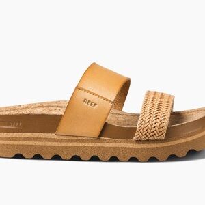 Reef Cushion Vista Hi Sandal- size 9
